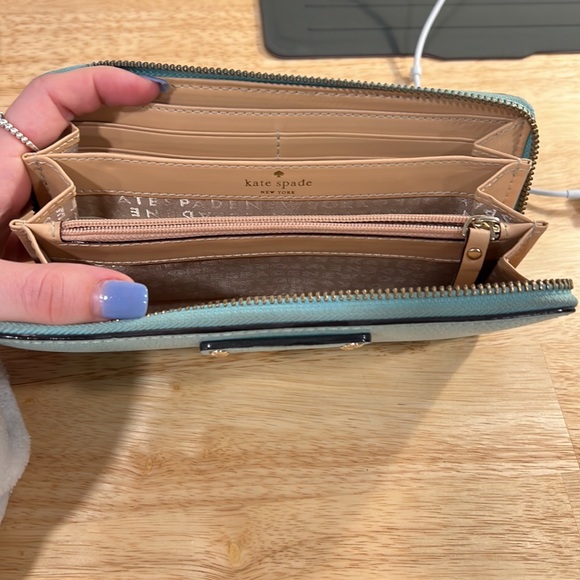Kate spade wallet - Picture 2 of 3